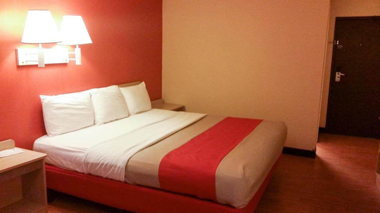 6 Elk City, Ok Hotel 2*